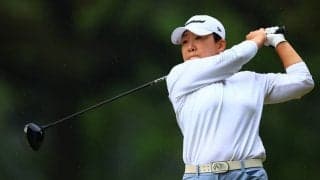 申ジエが首位発進 1差に岩井明愛 有村智恵32位