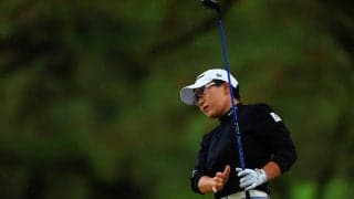 申ジエが今季2勝目へ首位キープ 1打差に岩井明愛