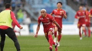 「エグすぎる」「これは神「理不尽FK」マテウスの左足が火を吹く！ 衝撃のブレ球FKで川崎Fを撃破「最高にカッコ良い」