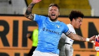 イタリア代表FWが路面電車と衝突事故…運転するSUVは前部大破も本人に大きなケガなし