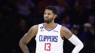 クリッパーズが敵地でサンズ相手に先勝も、ポール・ジョージはシリーズ全休か？