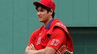 【MLB】大谷翔平は「何しても絵になる」　筋肉見せての“ひらり”にファン夢中「かっこいい」