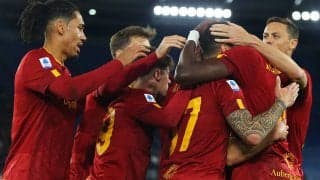 「ラブリーだ！」「とてもかわいい」子供のローマファンが壮絶キュート！父親の腕の中で得点時にあのセレブレーション