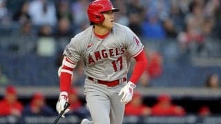 【MLB】大谷翔平、7回凡退後にゴミ拾い　ビニール袋を拾ってポケットへ、試合中に神対応
