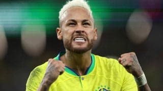 ネイマールの恋人が妊娠発表！ 子供好きネイマールは大喜び、お腹にキスのラブラブショットも