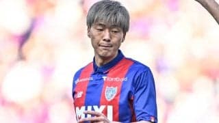 「超絶個人技」「すごすぎる！」FC東京MF塚川の「ジャンピングボレー」ゴール裏アングル映像に絶賛の声！ アダイウトンのクロスをダイレクトで合わせる！