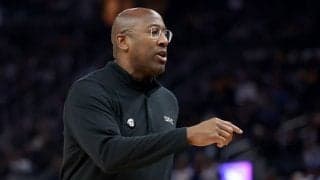 キングスをプレーオフへ導いたマイク・ブラウンHCが史上初の満票で最優秀コーチ賞に選出