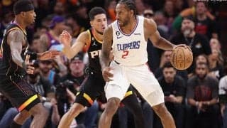 クリッパーズのカワイ・レナードが右ヒザ捻挫のためサンズとのシリーズ第3戦を欠場