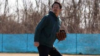 初心者に伝えたい“フライの捕り方”　外野の名手・坂口智隆さんが推す「前に落とす練習」