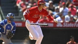「このスピードを見ろ！！」大谷翔平の“快足”内野安打に現地メディア熱狂「まさに“フライング・ショウ”だ」