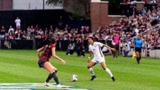 なぜアメリカ大学女子サッカーに1万人集まるのか？　全米制覇経験・岩井蘭が指摘する日本の問題点
