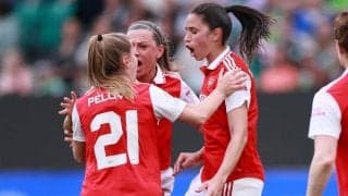 あわや大惨事！ アーセナル女子を乗せた飛行機が炎上、エンジンから火が噴き出す