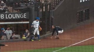 逃げまどうボールボーイの「反応すごい」　“襲撃”連発に「心臓バクバクだろうな」