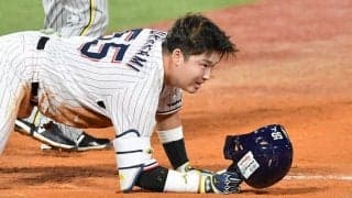 村上宗隆、気迫のヘッスラで執念の内野安打　一塁へ猛ダイブ…12打席ぶり「H」ランプ