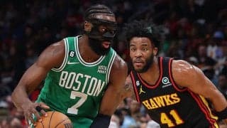 ホークスとの激戦を制しセルティックスがCSFに進出…ブラウン、テイタムで60点超を奪う