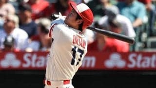 「歴史まであと数センチ」ＭＬＢ史上初の快挙に迫った大谷翔平に現地メディアも興奮！「壁際でキャッチされた」