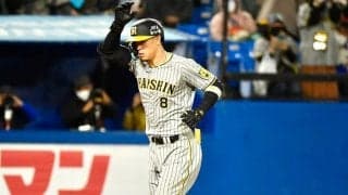 「大谷くらいインパクト絶大」　佐藤輝明の驚愕“片手弾”は「なんで入る？」