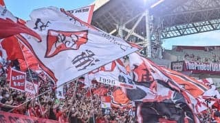 「文明の頂点」浦和サポーターの「ACL後のゴミ拾い」が現地サウジファンから称賛される！「W杯と同じ光景」「ゴミ袋も持参している」など驚きの声が止まらず