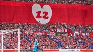 「この熱量よな」浦和サポーターの試合後も続く応援姿が、サウジアラウビアの地元メディアを驚かせた！ 足早に帰るアルヒラルサポーターと対照的な姿を映像で公開