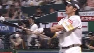 「そのスイングで逆方向？」　ファン衝撃…柳田の“変態弾”は「左飛じゃないんかい」