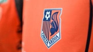 「自撮りに慣れてない感が出てて良い」枝野幸男・立民前代表がJ2大宮の「ユニフォーム着用観戦姿の自撮り写真」公開！ サポーターをバックにしたNack5での一枚