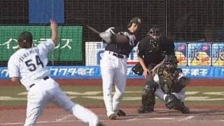 柳田悠岐が2打席連続の“バックスクリーン”弾　強風引き裂く一撃に澤村も呆然