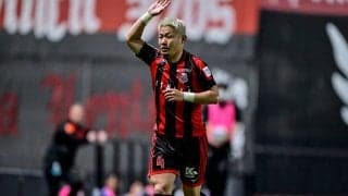 「マジでイーグルショットじゃん」J1札幌・菅大輝が決めた豪快すぎる「キャノン砲ゴール」が大絶賛！ ゴールを導いた2人の”動き”にも「ロマーリオの様なスルー」など称賛集まる