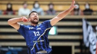 パナソニック　ミハウ・クビアクと耿鑫の退団を発表