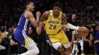 レイカーズが3勝目を挙げてシリーズ突破に王手…ロニー・ウォーカー四世が第4Qに躍動、八村塁は2得点