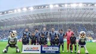 「イケオジすぎるやろ！」J1福岡の指揮官が披露したオフィシャルスーツ姿が反響！「長谷部監督みたいなイケオジになりたかった」の声