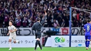 川崎・登里享平が一人退場で見せた、不利な状況でチームをけん引する力。「負けてる時だからこそ、やらないといけない」