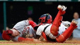 【MLB】エ軍内野手の“神生還”は「美しい」　華麗なタッチ回避に称賛の声「ドルーリーの右手」