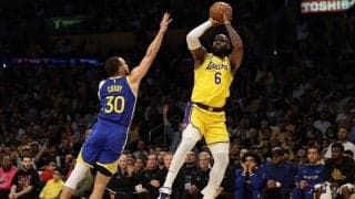 レイカーズが王者ウォリアーズを撃破して西決勝進出…レブロンが30得点、八村塁はブロックやダンクを披露