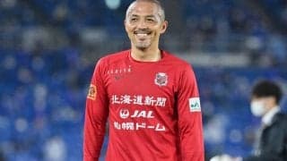 「物理法則無視してるでしょ」小野伸二が魅せた「超テク過ぎるトラップ映像集」にファン驚愕！「フェイク動画」「絶対CG」など、心配の声が出るほどの天才的技術