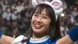 お腹チラ見せ「黒髪天使」にファン興奮　ひつじ耳の“激カワ”チアが「ずっと見てられる」