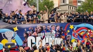 男女アベック優勝のバルセロナ、両監督が健闘称えパレードはファンで埋め尽くされたお祭り騒ぎ　