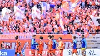 「ダチョウ芸の後継w」J1新潟の試合勝利後のパンツ1枚パフォーマンスをJ公式も注目！ まさかの姿に、「試合直後のパンイチはノーカードですか？」と突っ込みの声も