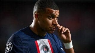 「40㎝のヒールでも履いているのか？」ムバッペと身長220㎝のバスケ界の超逸材が同身長に見える2ショットが話題！「台座はどこに隠してある？」