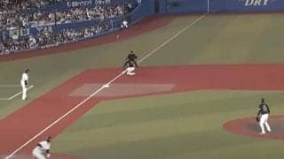 「またお前か」捕球不可能…　2夜連続の“珍打”に敵軍ファン悲鳴「参りました」