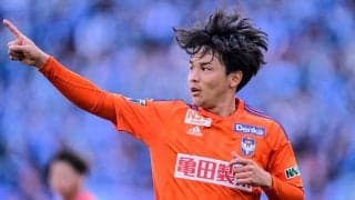 「一気に剥がした」新潟DFの状況を一変させた「また抜きプレー」にファン興奮！「ここでドリブルで交わせるのは凄いな…」「前への剥き方最高に上手いよね」など称賛続々