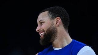 コート外の活躍を評価されたステフィン・カリーがJ・ウォルター・ケネディ市民賞に選出