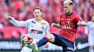 「俺ならよけるね」鹿島DFによる、弾丸ミドルを「正面ヘディング守備場面」が話題に！ 不穏ゴール後の気迫プレーに「ヘディングでブロックするとは」と驚きの声上がる