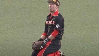 骨折していても超速捕球「なぜそんなに動ける」　故障恐れぬ“空中浮遊”が「美しい」