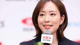 【ノーカット】石川佳純 涙あり笑顔ありの引退会見「笑顔で迎えられたことがうれしい。感謝の気持ちでいっぱい」