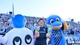 横浜FC長谷川竜也が川崎フロンターレ時代の“自身のユニフォーム”を着た観客を見て、「川崎でやれた６年間が今の自分を作ってる」