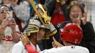 【MLB】大谷翔平に兜被せた“意外な人物”にSNS大注目「いい関係性」「BBくん嬉しそう」
