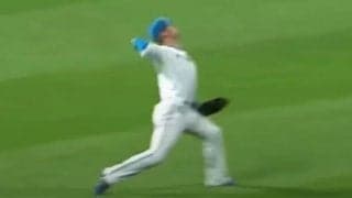 “爆肩”炸裂「ほぼ新庄やん」　美しいレーザー返球は「えぐすぎ…突き刺さりそう」