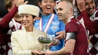 「ここを去ることがベストの決断」神戸での引退も考えていたイニエスタ、涙まじりで退団の理由を明かす「ピッチに立ち続けたい」