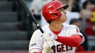 【MLB】大谷翔平が“首の高さ”を「逆方向にヒョイ」　悪球構わぬパワーに敵地解説も唖然