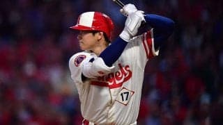 【MLB】大谷翔平がビンタされて「ちょっと嬉しそう」　ベンチでの“気合い注入”にファン悶絶